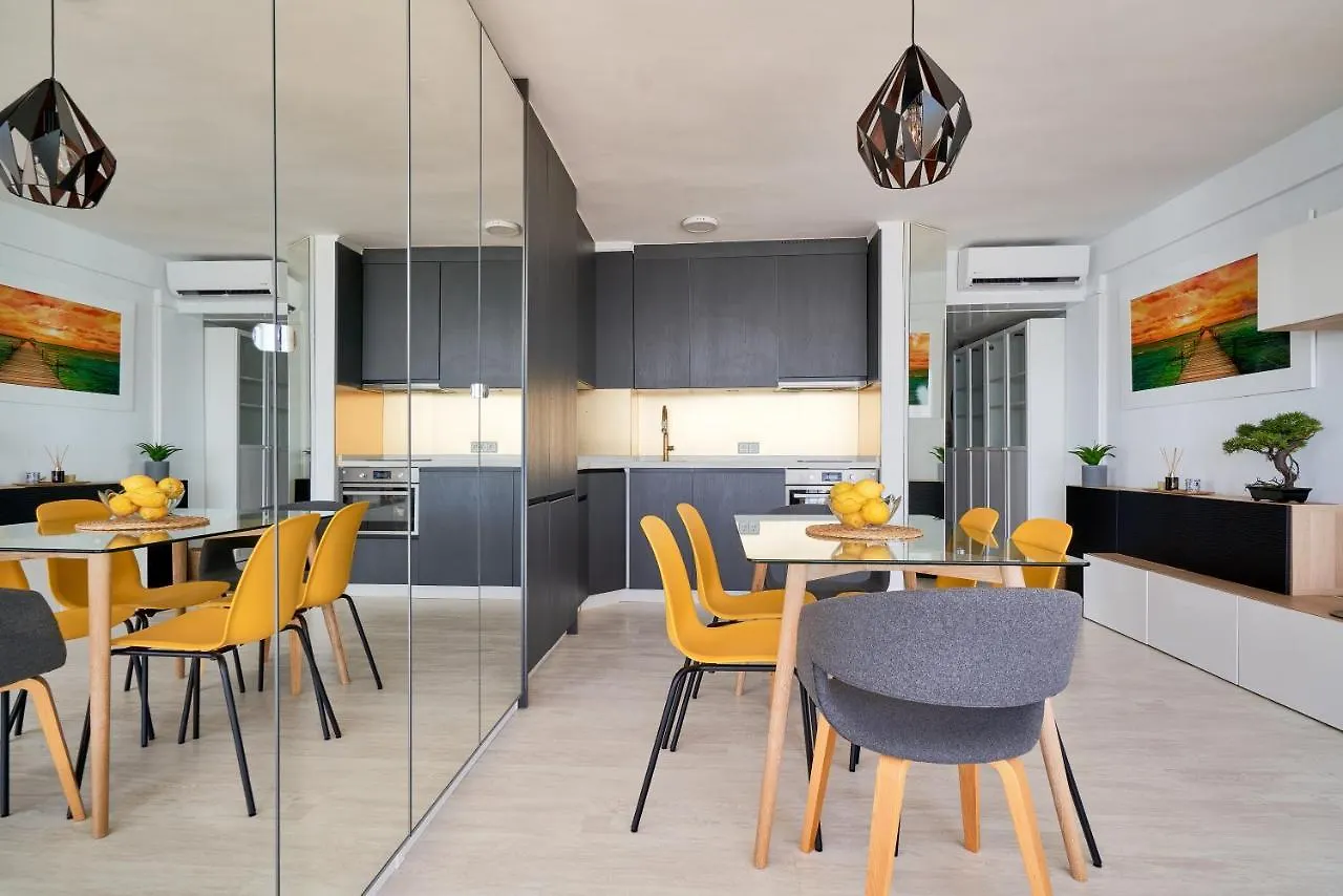 Luxy Beach Apartment Torremolinos 0*,