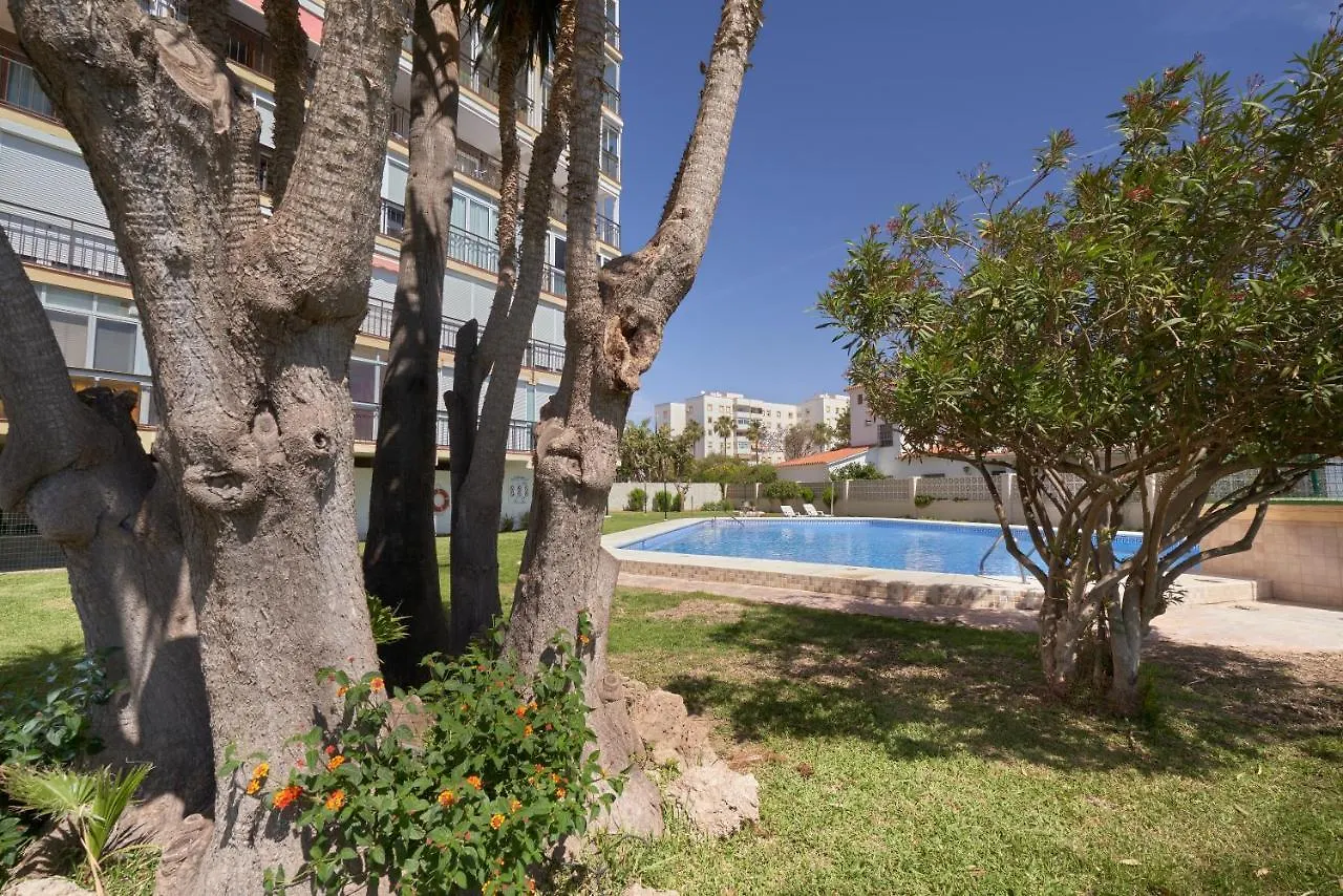Luxy Beach Apartment Τορρεμολίνος