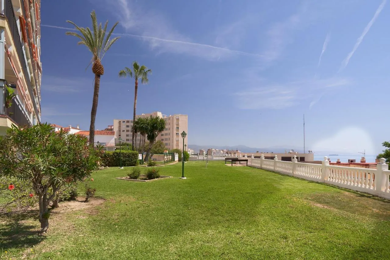 Luxy Beach Apartment Τορρεμολίνος 0*,