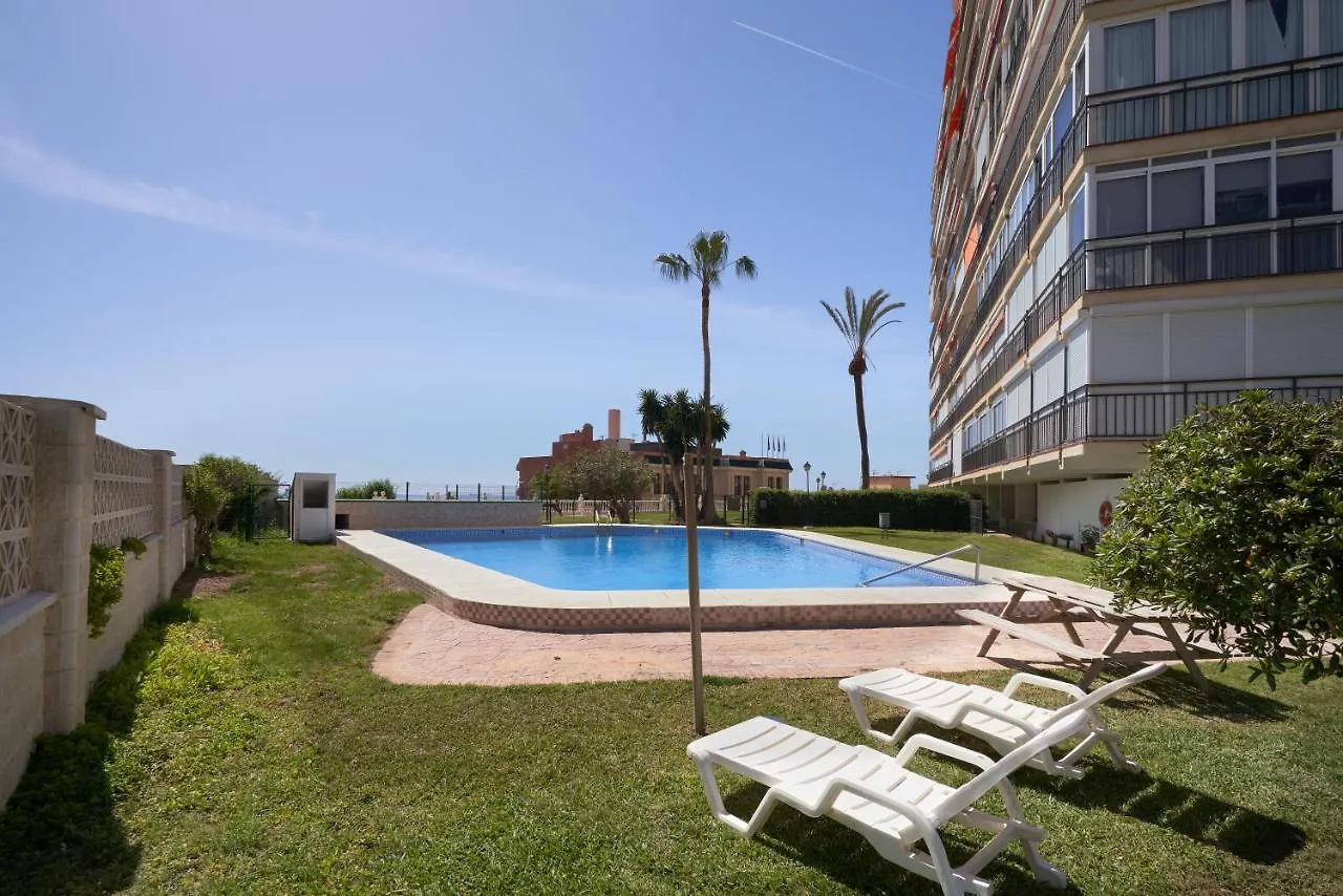Luxy Beach Apartment Τορρεμολίνος