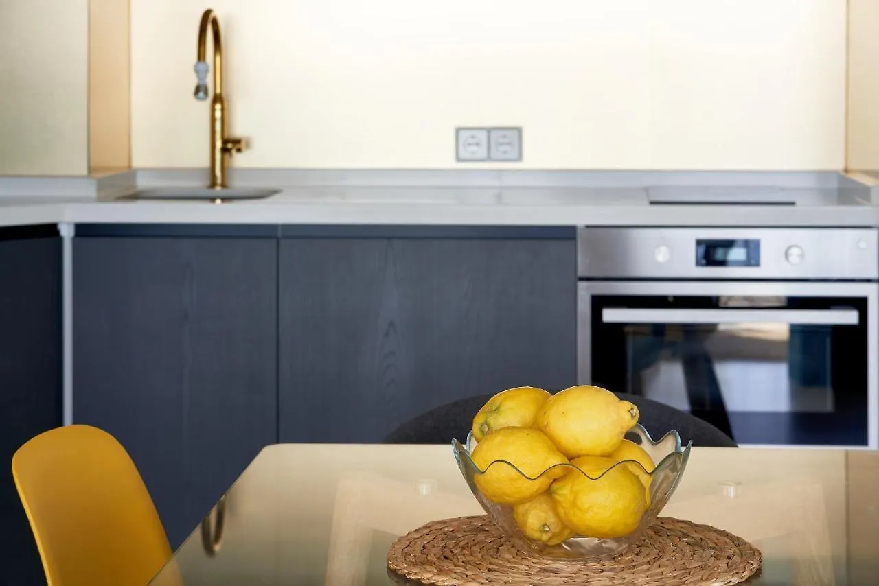Luxy Beach Apartment Τορρεμολίνος