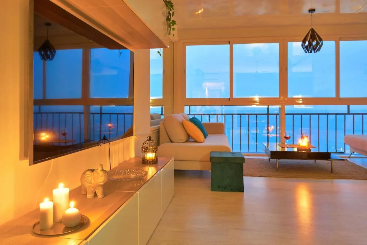 Luxy Beach Apartment Τορρεμολίνος